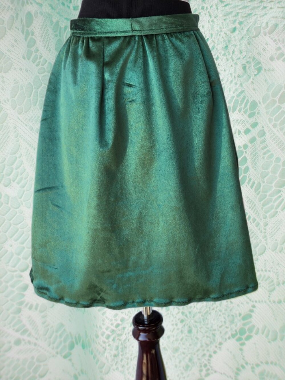Vintage-Style Forest Green Velvet Skirt | Roselani Jasmin | Size Small - Medium